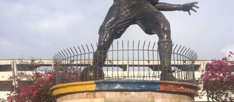 Monumento Pibe Valderrama