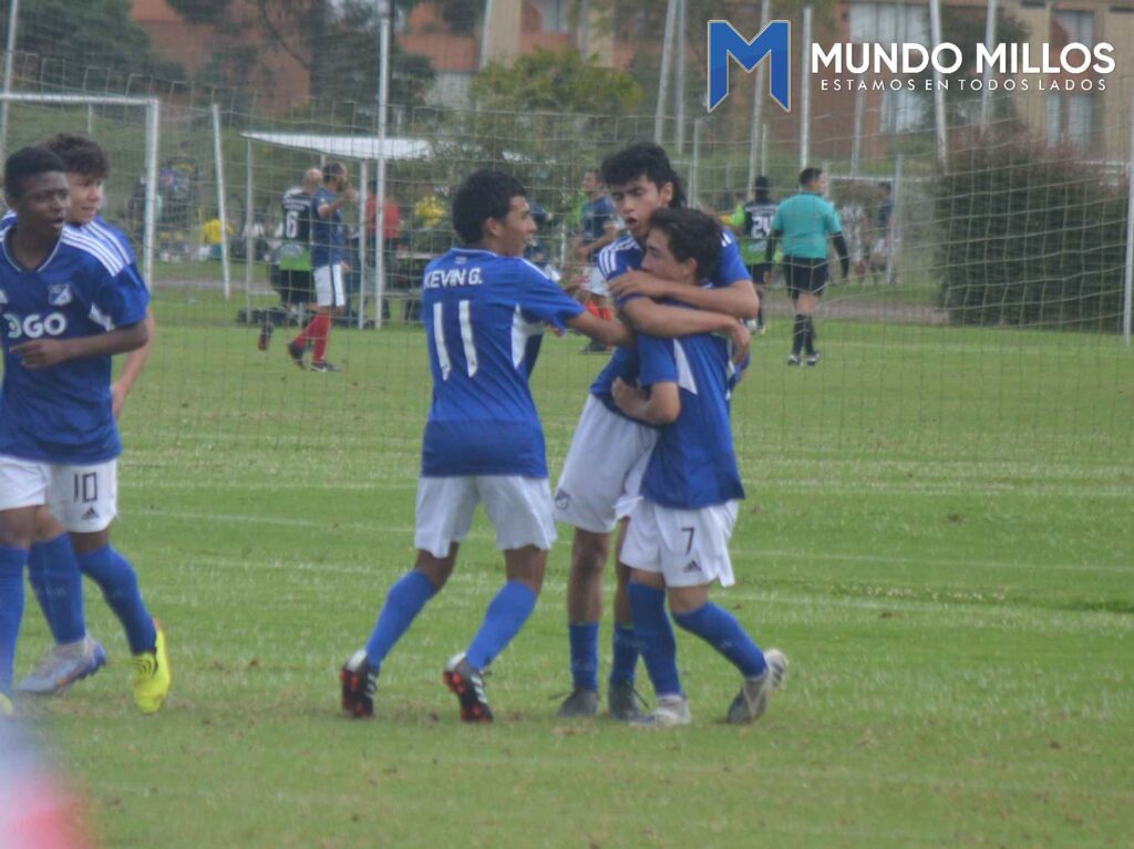 La celebración del gol de la victoria de Millonarios Sub15B frente a Fortaleza