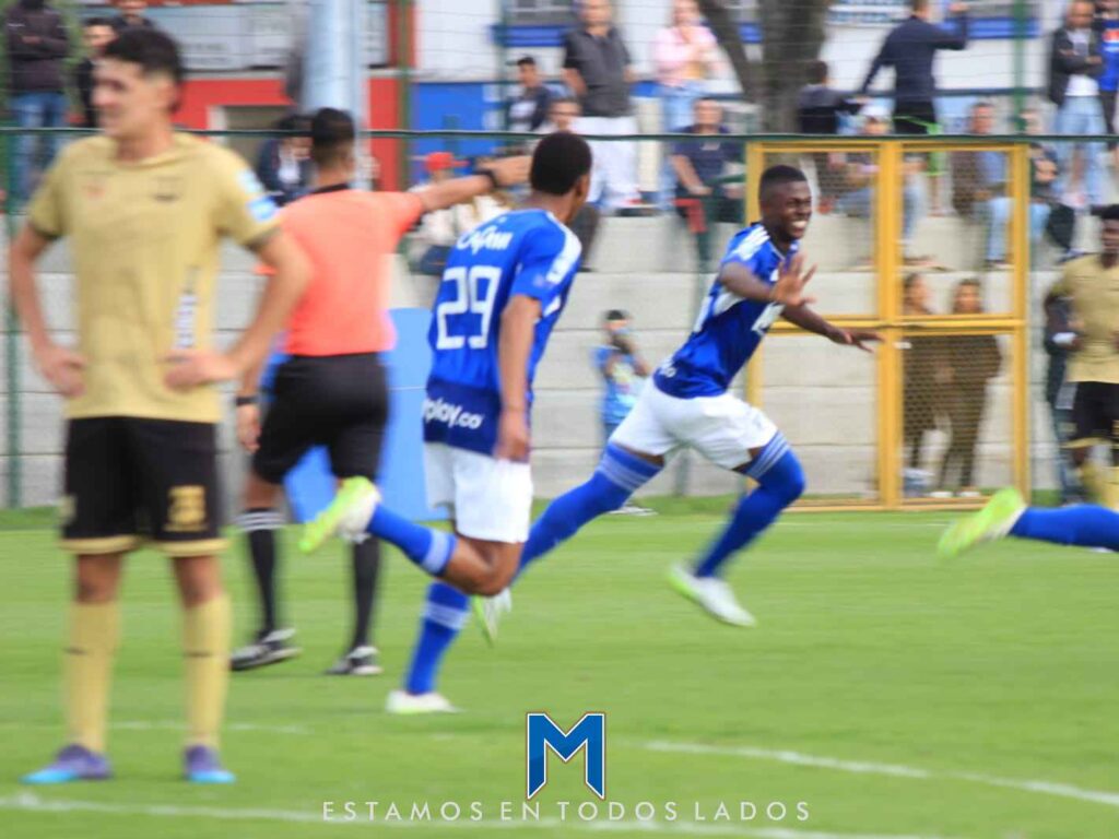 Néiser Villarreal celebra el gol de Millonarios Sub20 frente a Águilas Doradas