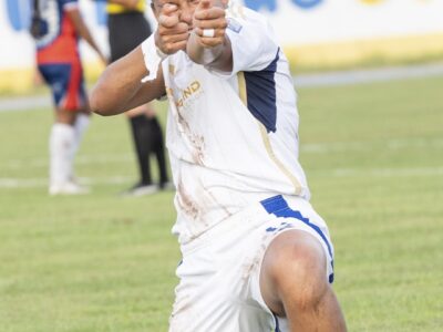 Juana Ortegón celebra el segundo gol de Las Embajadoras frente a Alianza FC en Codazzi (Foto: Julián Fernández)