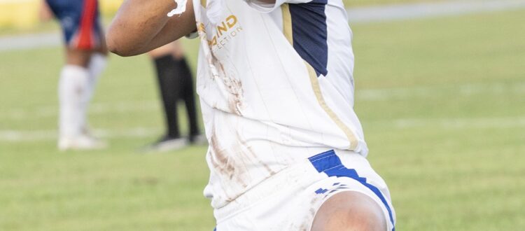 Juana Ortegón celebra el segundo gol de Las Embajadoras frente a Alianza FC en Codazzi (Foto: Julián Fernández)