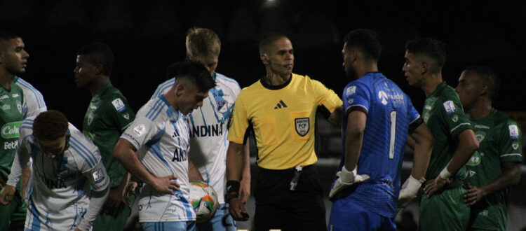 árbitro Alejandro Moncada